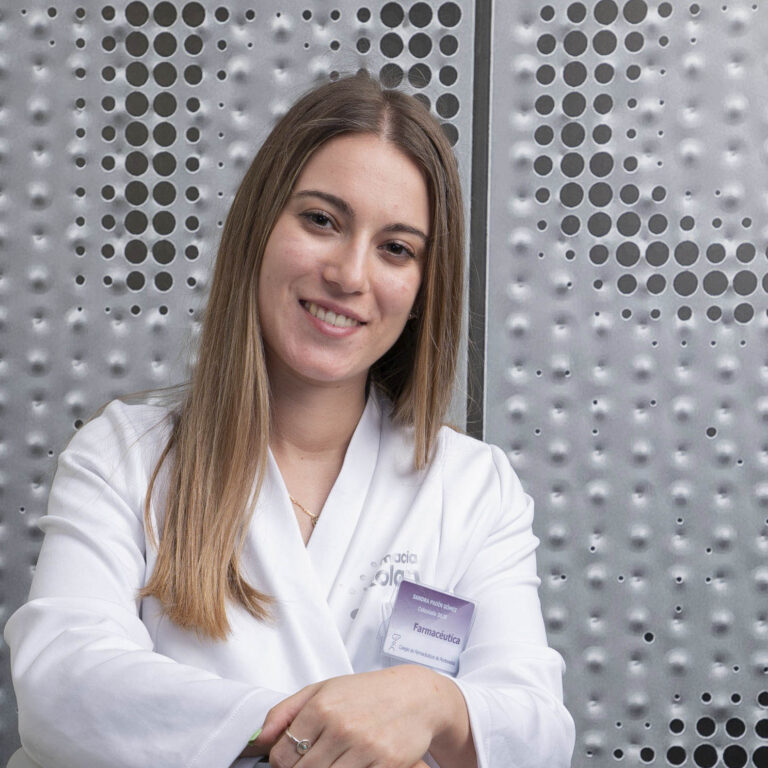 Foto de Sandra, farmacéutica adjunta y asesora en nutricion